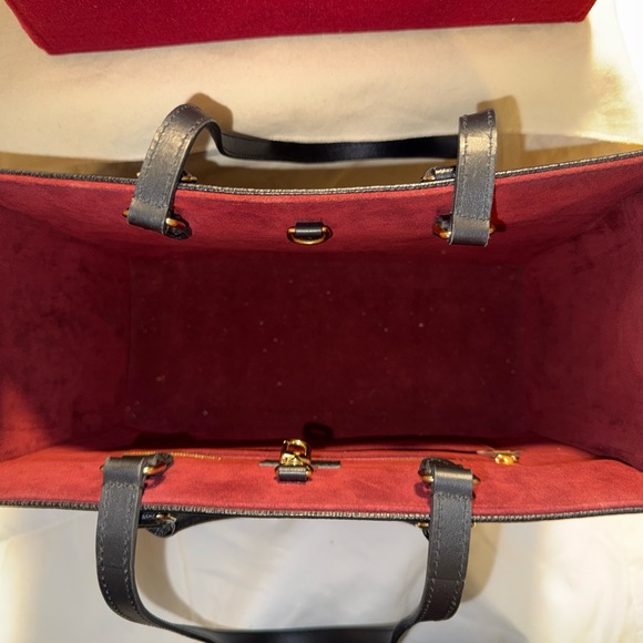 Louis Vuitton Black and Cream Floral Monogram Tote - Picture 3 of 9